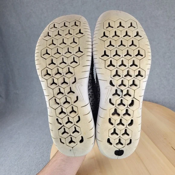 Nike Free RN Flyknit 2018 Oreo Black White Running Shoes 942839-101 Womens 8 - Picture 8 of 12